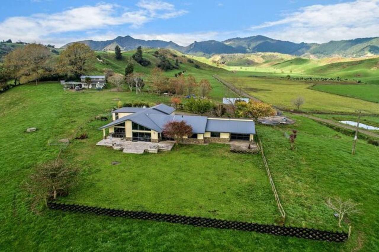Waiotahe Dairy Farm Hideout Villa Waiotahi Exteriör bild